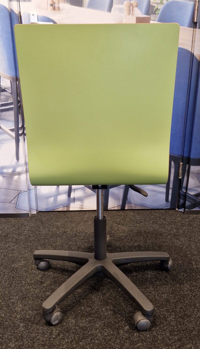 showroom model lime green bureau stoel achterkant
