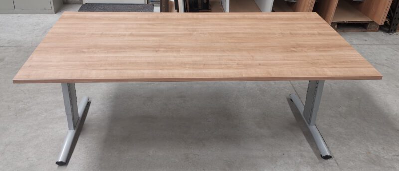 tweedehands bureautafel verstelbaar 200x100cm alu havanna