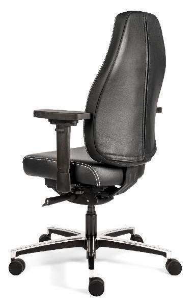 bureaustoel met traagschuim in de zitting, gestoffeerd in zwart leder, foto van schuin achter